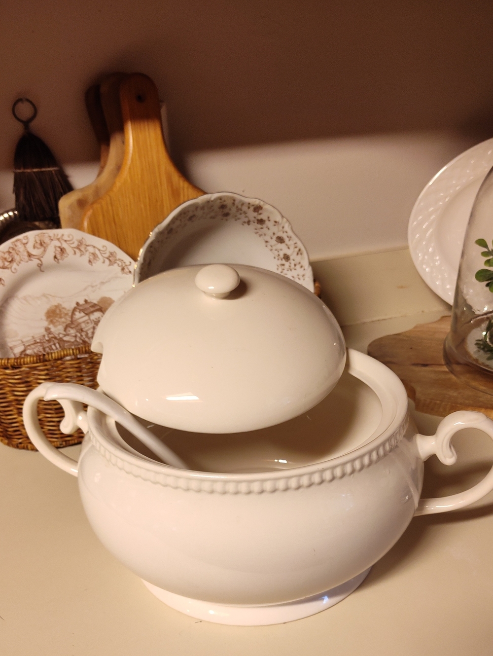Crate&Barrel Cream Ceramic Covered Soup Tureen with Beaded Rim - Picture 4 of 8